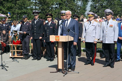 Сергей Брилка поздравил выпускников Восточно-Сибирского института МВД России с получением дипломов
